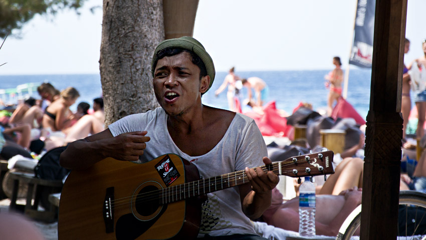 Sänger am Strand von Gili Trawangan